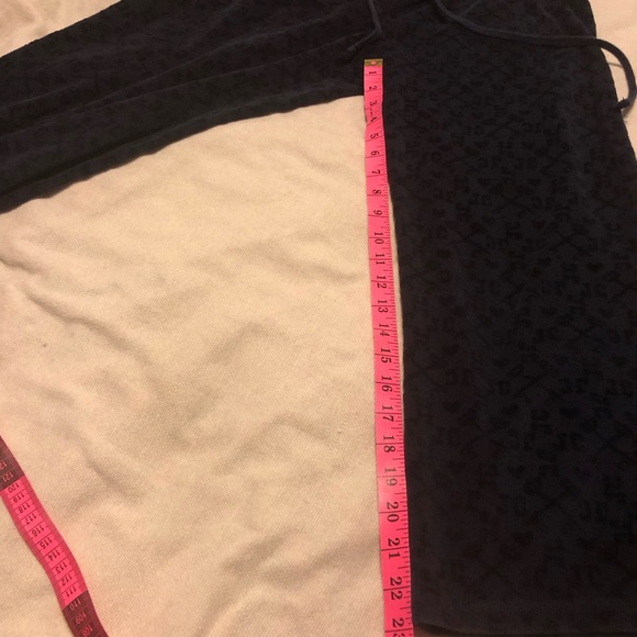 Juicy Couture navy low rise capris size small - Picture 5 of 7
